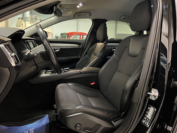 Volvo S90 13 of 30