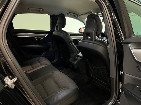 Volvo S90 19 of 30