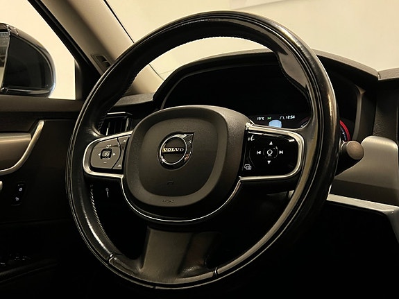 Volvo S90 24 of 30