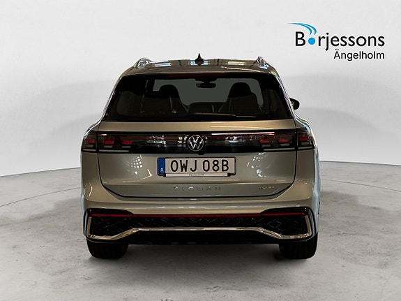 Volkswagen Tiguan 4 of 10