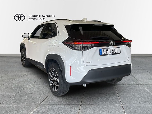 Toyota Yaris Cross 2 of 17