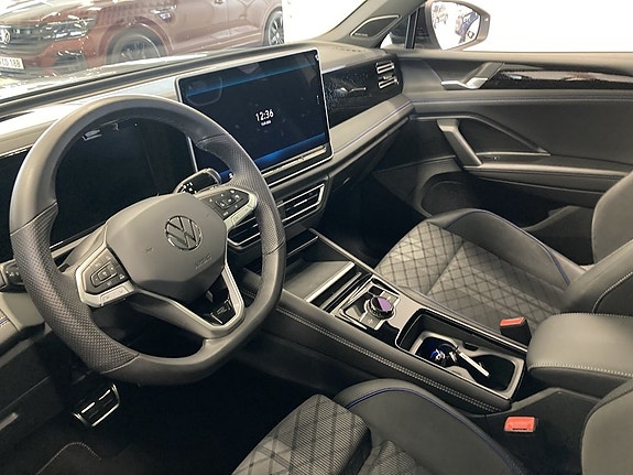 Volkswagen Tiguan 8 of 27