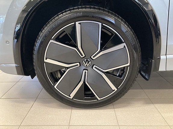 Volkswagen Tiguan 7 of 27