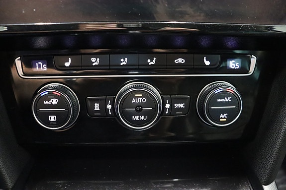 Volkswagen Passat 25 of 30