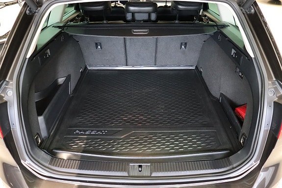 Volkswagen Passat 6 of 30