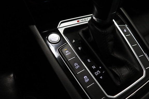 Volkswagen Passat 22 of 30