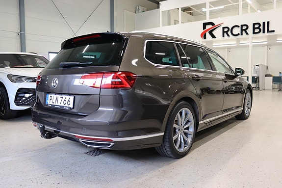 Volkswagen Passat 5 of 30