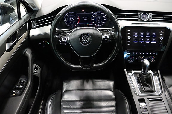 Volkswagen Passat 15 of 30