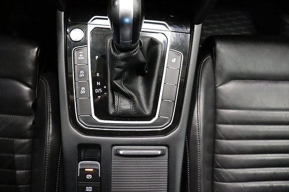 Volkswagen Passat 23 of 30