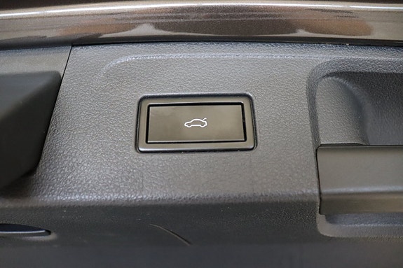 Volkswagen Passat 7 of 30