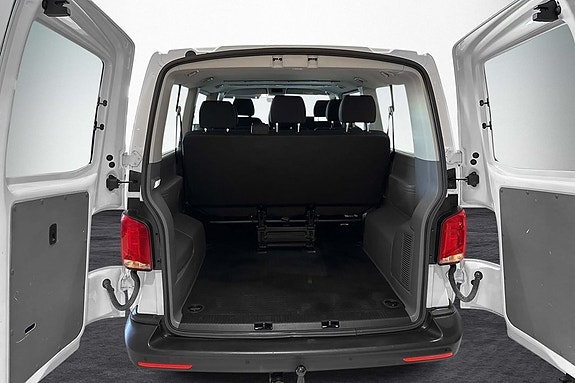 Volkswagen Caravelle 4 of 8