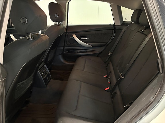 BMW 318 16 of 19