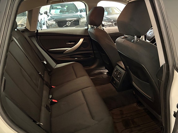 BMW 318 17 of 19