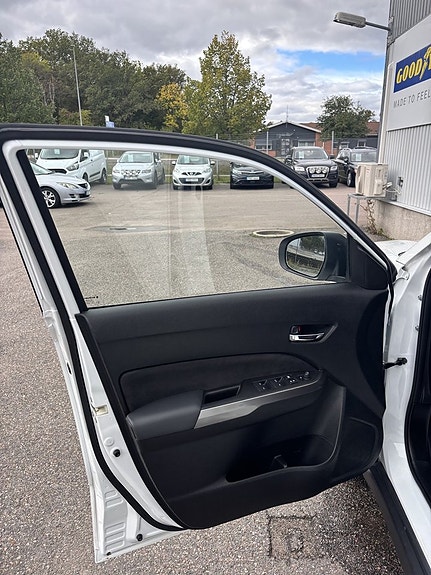 Suzuki Vitara 6 of 22
