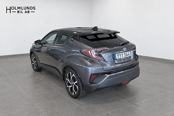 Toyota C-HR 4 of 11