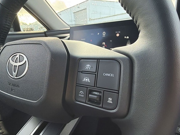 Toyota RAV4 14 of 26