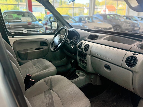 Renault Kangoo Express 8 of 12