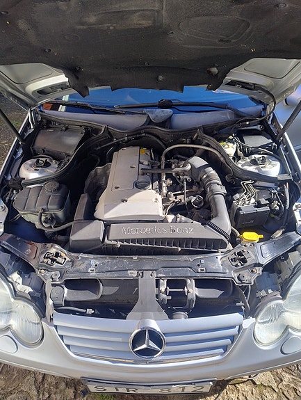 Mercedes-Benz C180 5 of 7