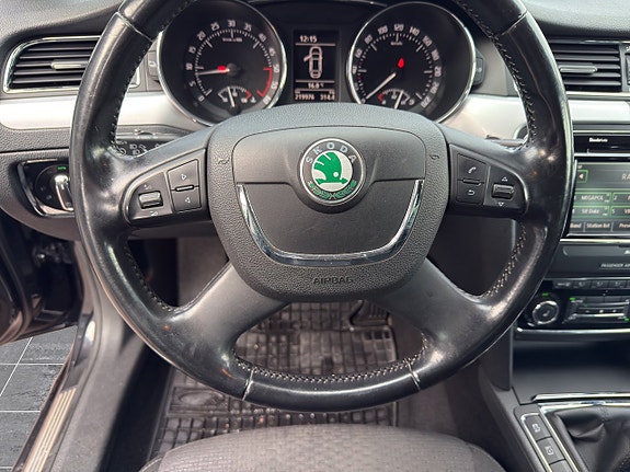 Skoda Superb 15 of 19