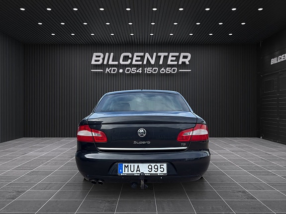 Skoda Superb 8 of 19