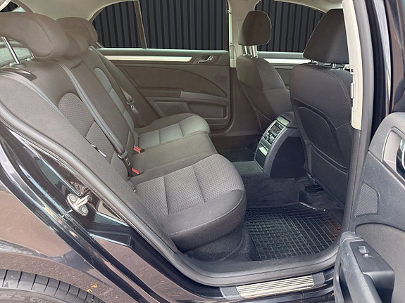 Skoda Superb 13 of 19