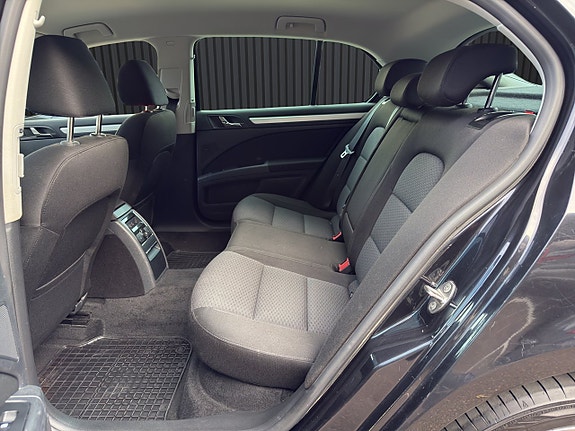 Skoda Superb 14 of 19