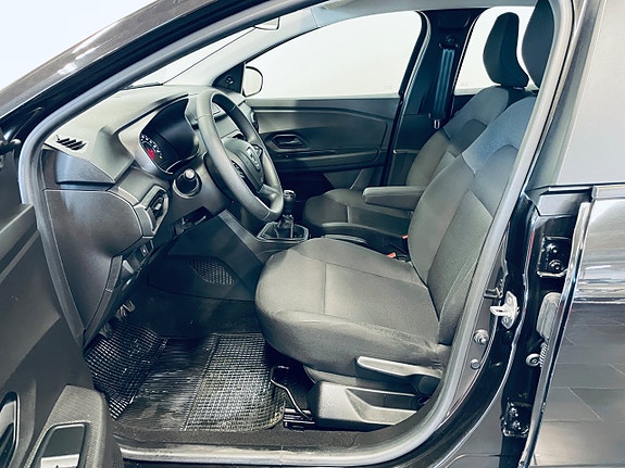 Dacia Sandero 7 of 11
