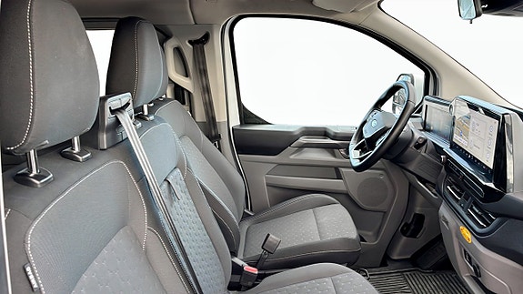 Ford Custom Tourneo 3 of 9