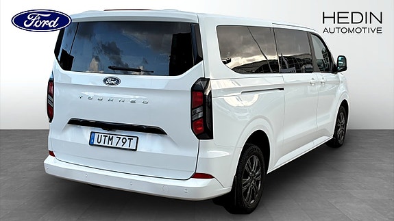 Ford Custom Tourneo 2 of 9