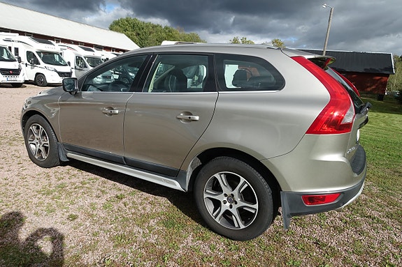 Volvo XC60 8 of 30
