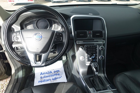 Volvo XC60 10 of 30