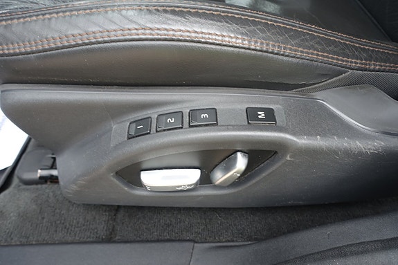 Volvo XC60 16 of 30