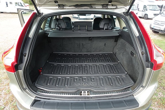 Volvo XC60 17 of 30