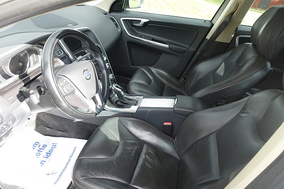 Volvo XC60 9 of 30