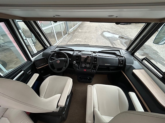 Pilote G740FGJ FACE TO FACE, 2xAC,SOLCELLER 3 of 23
