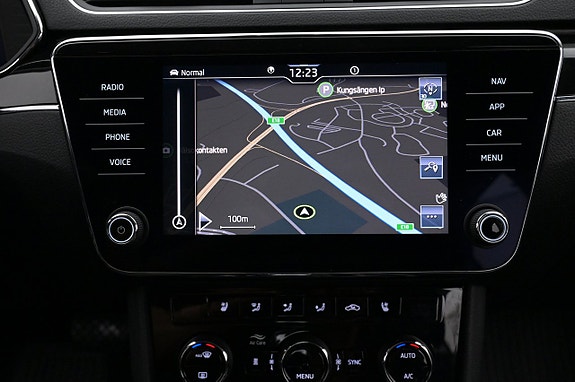 Skoda Superb 16 of 27
