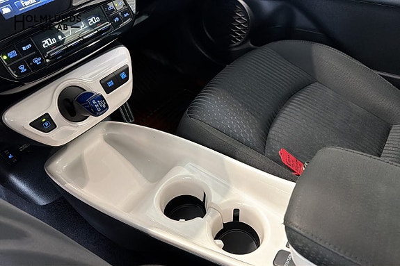 Toyota Prius 11 of 13