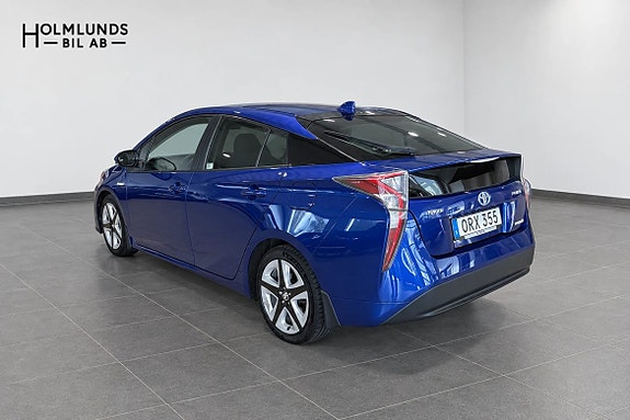 Toyota Prius 4 of 13