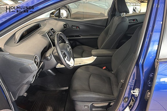 Toyota Prius 6 of 13