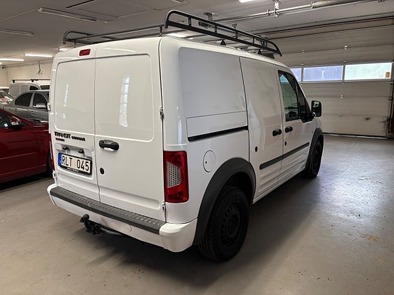 Ford Transit Connect 3 of 6