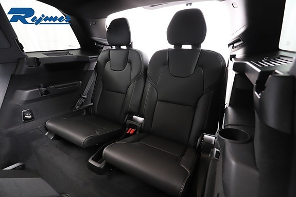 Volvo XC90 15 of 25