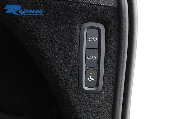 Volvo XC90 20 of 25