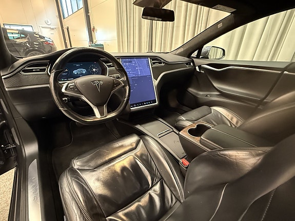 Tesla Model S 11 of 17