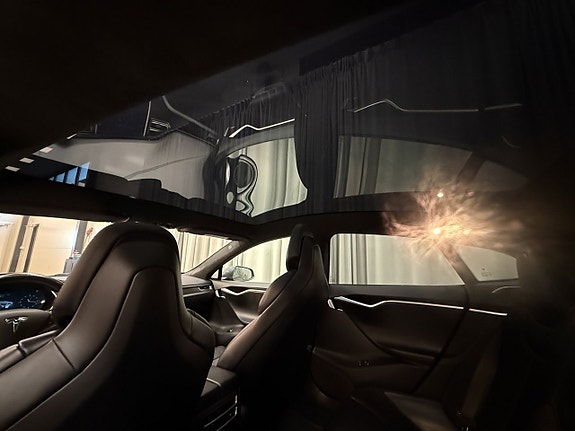 Tesla Model S 10 of 17