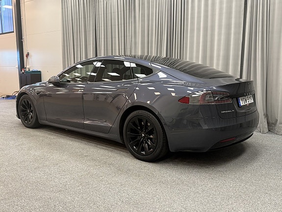 Tesla Model S 3 of 17