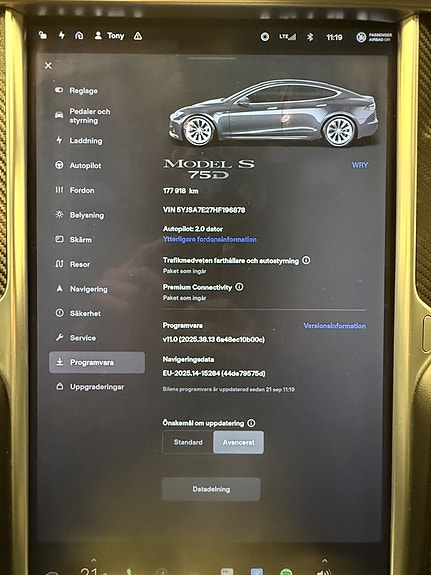 Tesla Model S 16 of 17