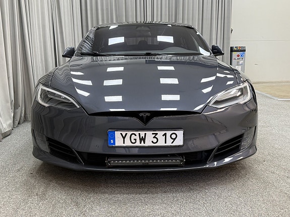 Tesla Model S 5 of 17