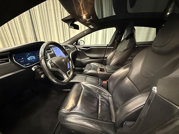 Tesla Model S 8 of 17