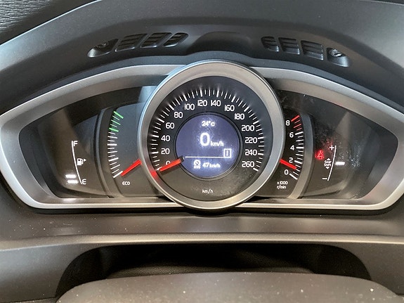 Volvo V40 Cross Country 8 of 15