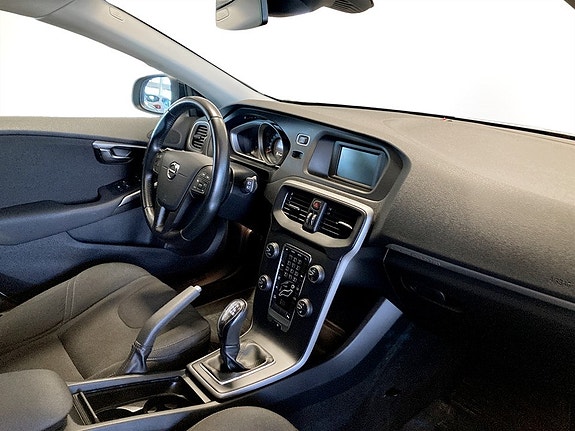 Volvo V40 Cross Country 11 of 15